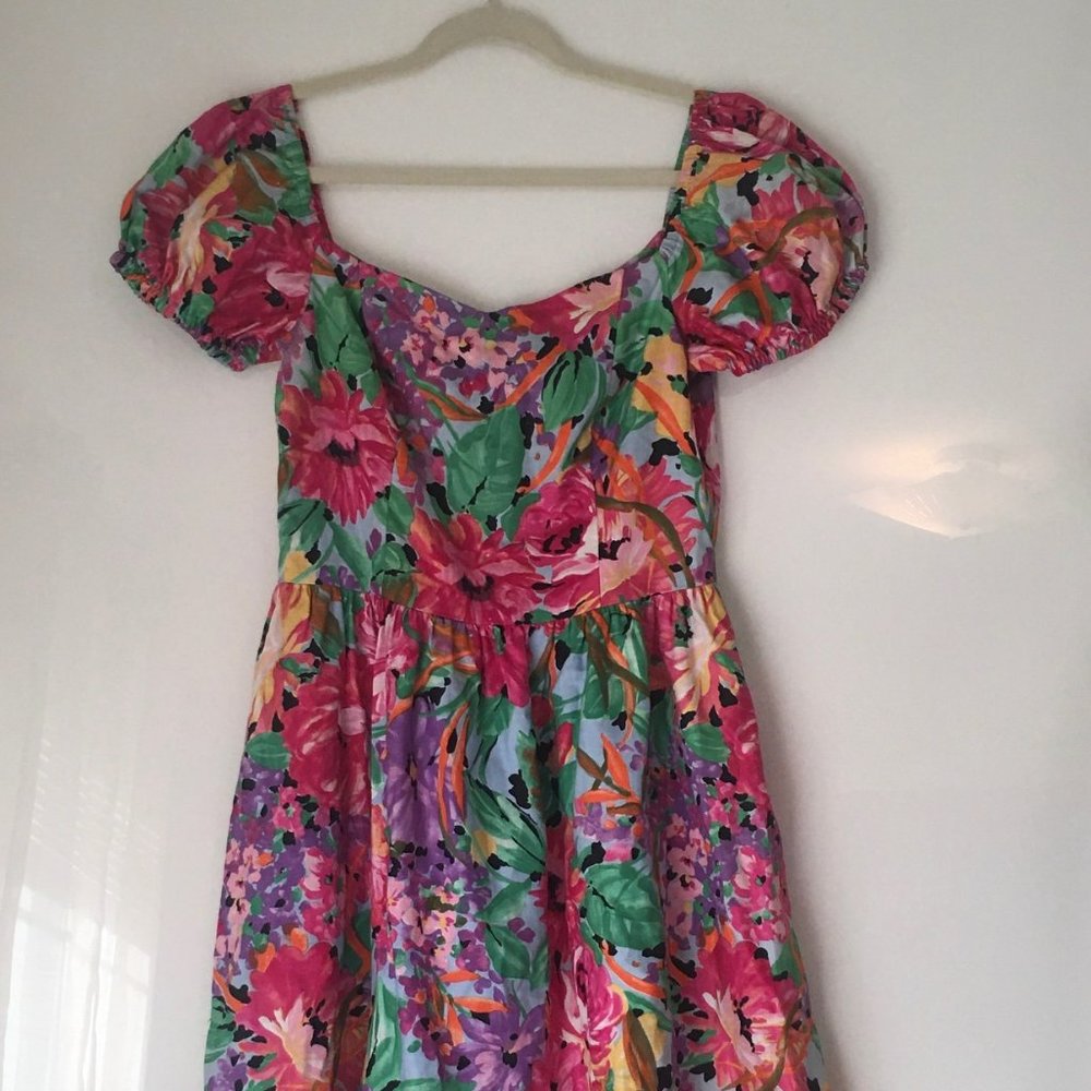 Vintage Floral Sweetheart Neck Dress size 12 Petite